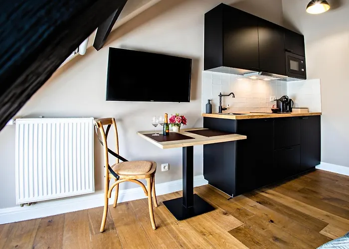 Luxury Suites Ambassador
